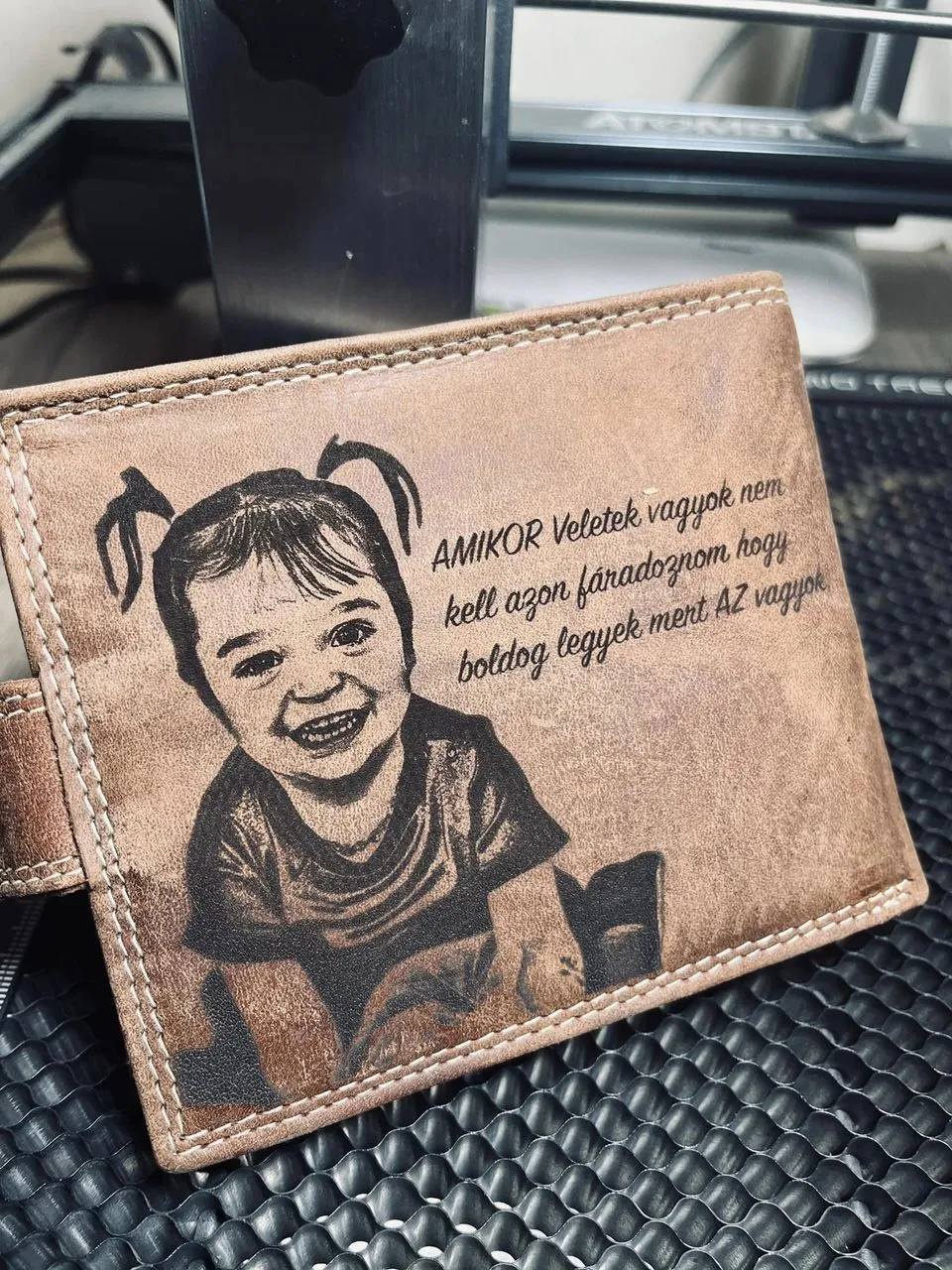 Gravírozott Gyerekes referencia