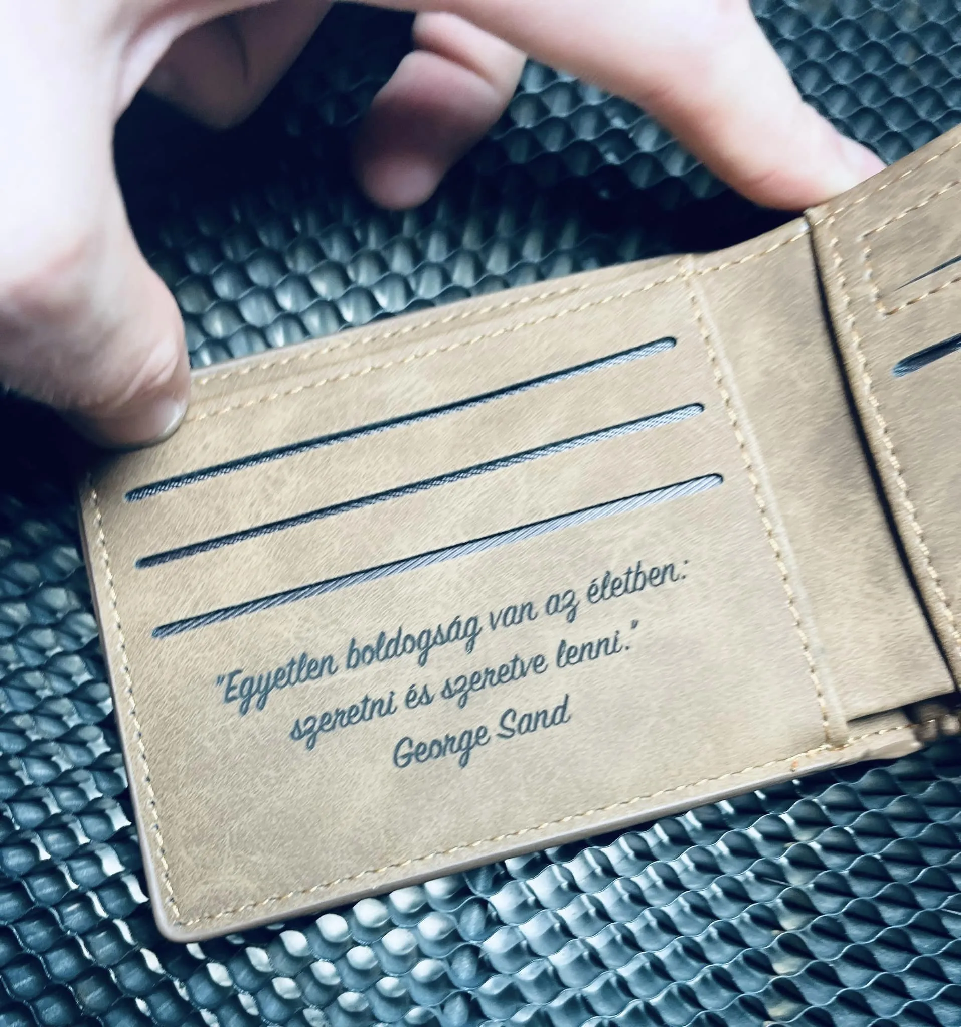 Gravírozott Idézetes referencia