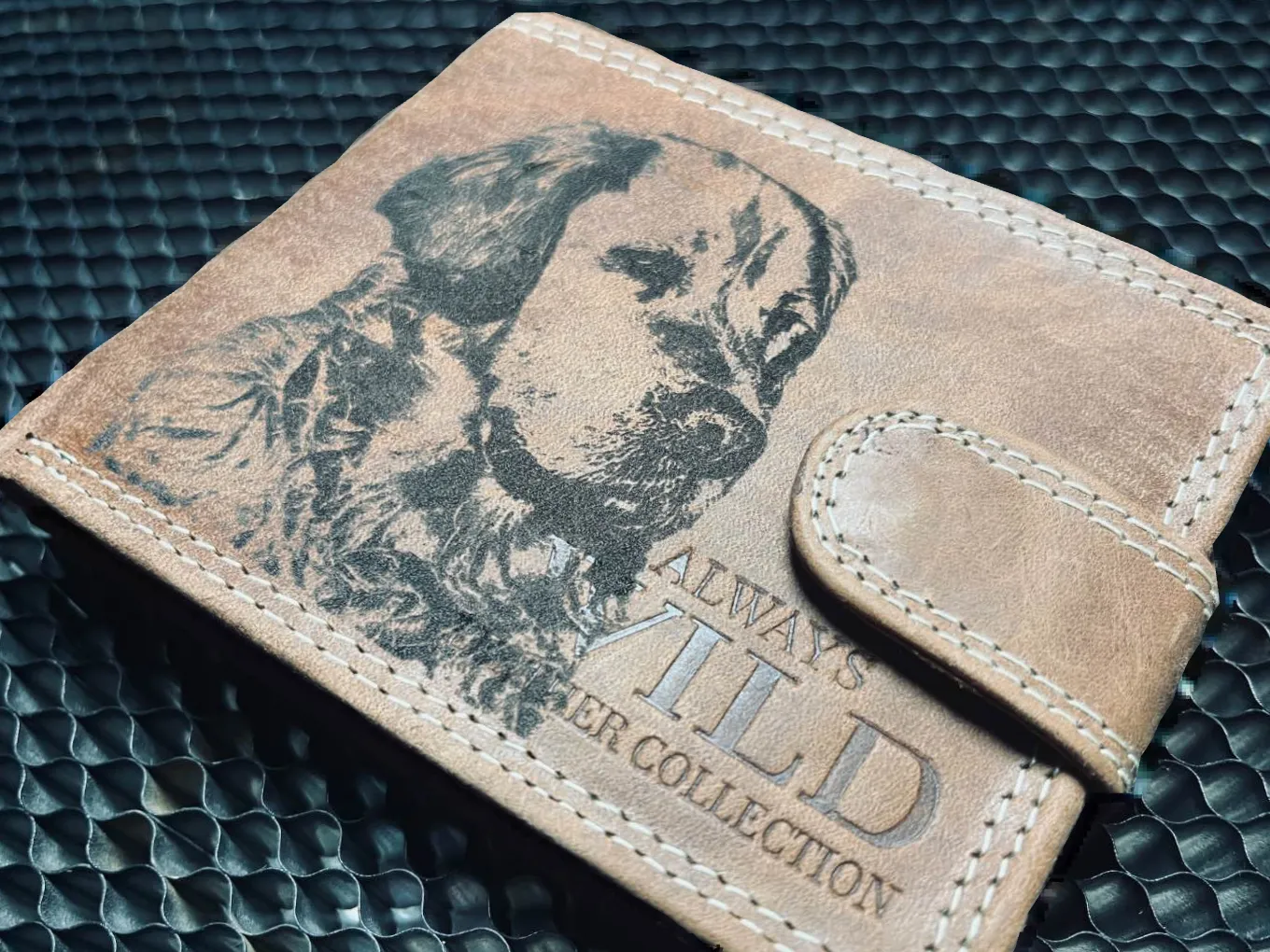 Gravírozott Kutyás referencia