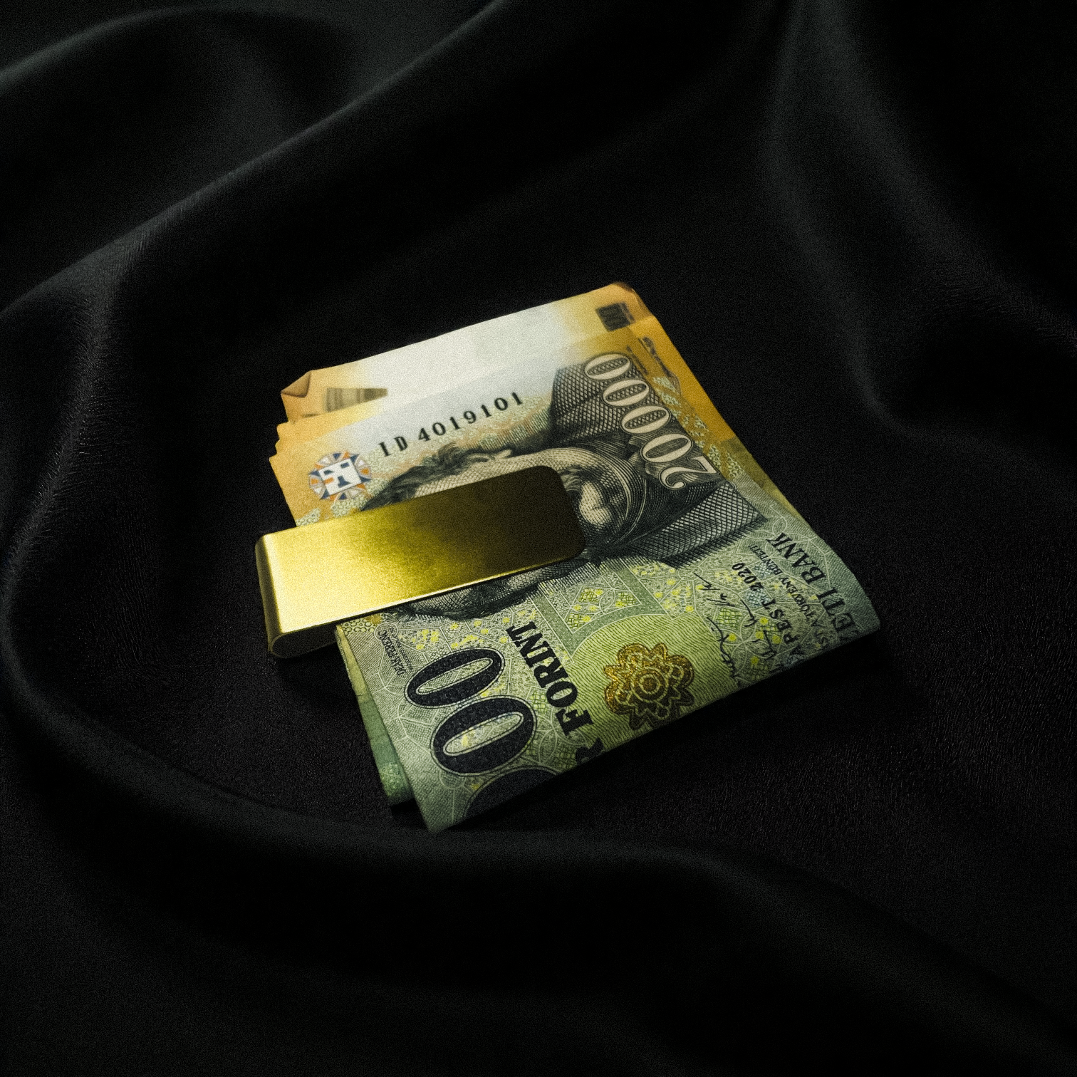 Közepes Pénzcsipesz Gravírozással - Gallery